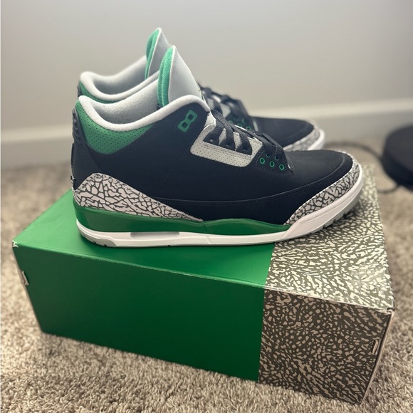 Jordan 3 Pine Green - Picture 3 of 6